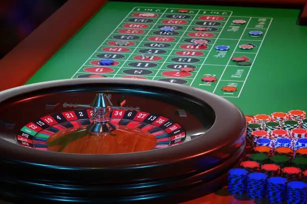 Tata letak meja Baccarat dengan area taruhan yang jelas